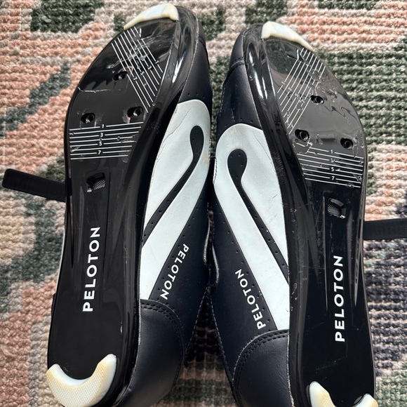 Peloton Cycling Shoes – Size 43 – No Cleats - Picture 4 of 4